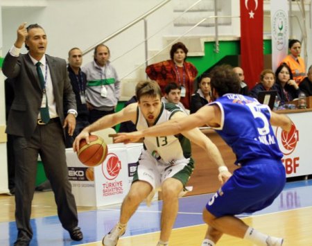 Aliağa Petkim: 81 - Türk Telekom: 79