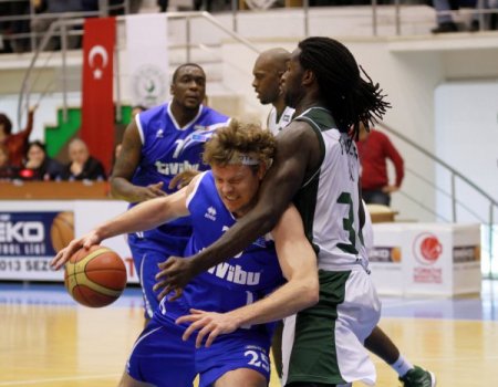 Aliağa Petkim: 81 - Türk Telekom: 79