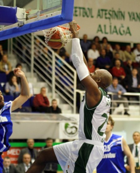 Aliağa Petkim: 81 - Türk Telekom: 79