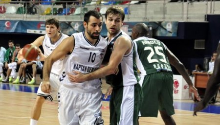 Aliağa Petkim'i de 77-71 yenen Beşiktaş 3'te 3 yaptı