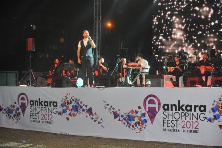 Alişan, Shopping Fest'te Sahne Aldı