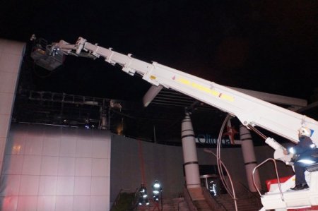 Alışveriş Merkezinde Çıkan Yangın Paniğe Neden Oldu