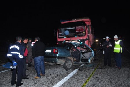 Alkol ve aşırı hız sonlarını getirdi: 3 ölü