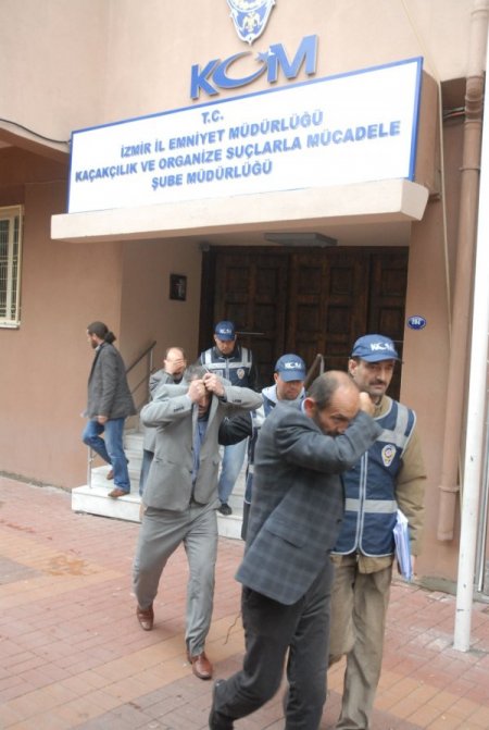 Alkolden ehliyetini kaptıranlar için sahte ehliyet bile yapmışlar