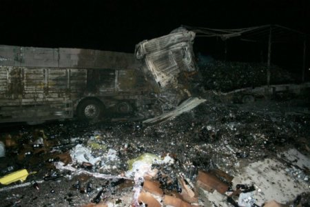 Alkollü içecek yüklü TIR, başka bir TIR'a arkadan çarptı: İkisi ağır, 3 yaralı