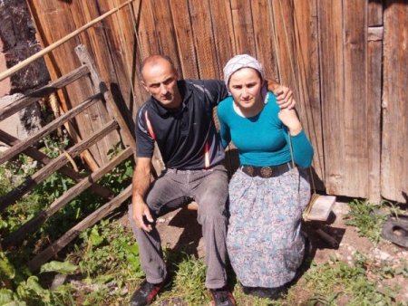 Alkollü kocanın yaraladığı kadın hastaneye kaldırıldı