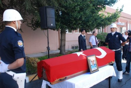 Alkollü sürücü, kaza başındaki polisin ölümüne neden oldu