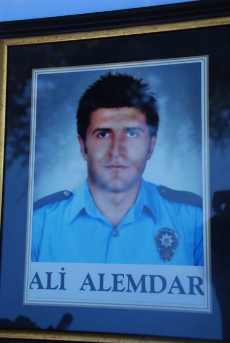 Alkollü sürücü, kaza başındaki polisin ölümüne neden oldu