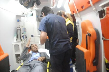 Alkollü Sürücü Önce Direği Yıktı, Sonra Da Takla Attı