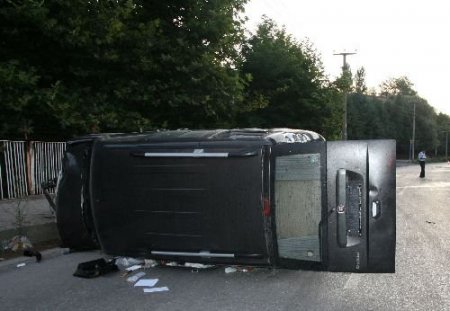 Alkollü Sürücünün Kullandığı Araç Önce Elektrik Direğini Yıktı, Sonra Takla Attı