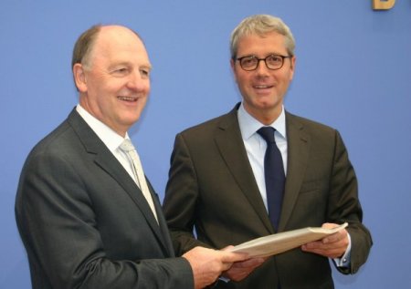 Alman Atom Santrallerinin Hiçbiri Uçak Saldırısına Karşı Güvenli Değil