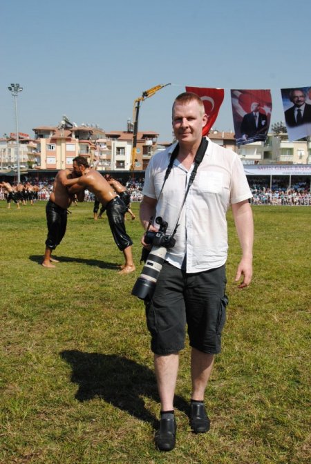 Alman gazeteci Würz, 8 yıllık yağlı güreş takiplerini kitapta toplayacak