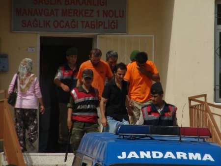 Alman Kıza Tecavüz Ettiği İddiasıyla Yakalanan 6 Kişi Hakim Karşısına Çıktı