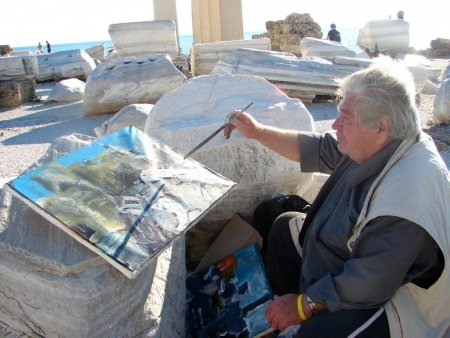 Alman ressam, antik kentlerdeki tapınakları resmediyor