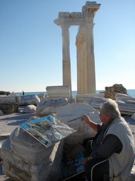 Alman ressam, antik kentlerdeki tapınakları resmediyor