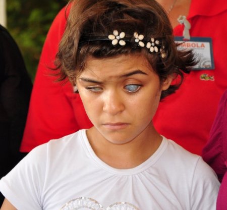 Almanlar, görme engelli Zahide için kermes düzenledi