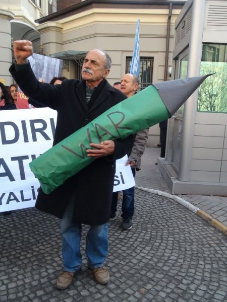 Almanya Başkonsolosluğu’nda füzeli eylem