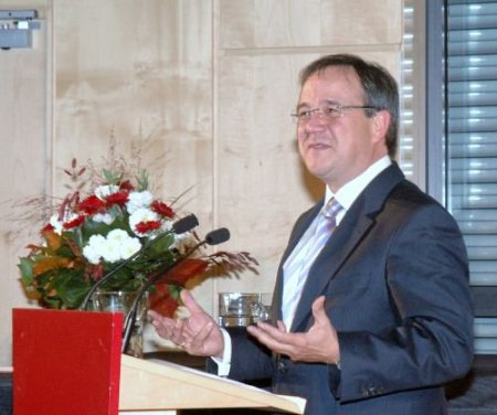 Almanya Eski Eyalet Bakanı: Mesut Özil'in Uyuma Katkısı Hafife Alınamaz