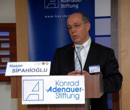 Almanya Federal Cumhuriyeti Büyükelçisi Cuntz: İslamiyet Almanya'da Çok Önemseniyor