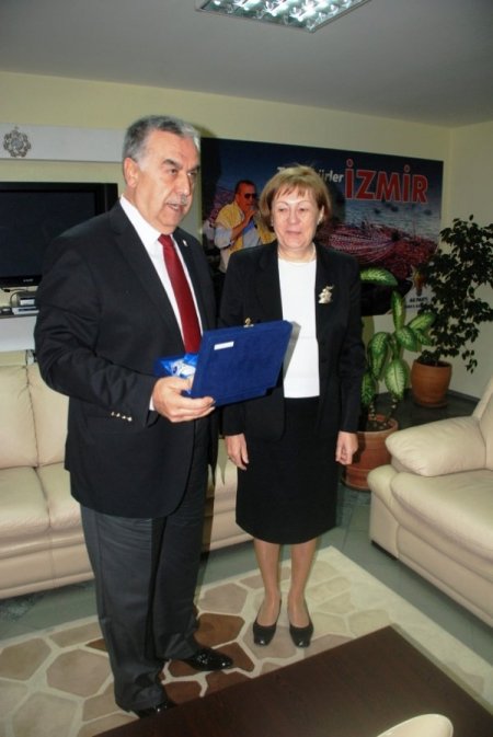 Almanya İzmir Başkonsolosu AK Parti’yi ziyaret etti