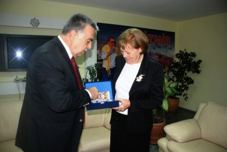 Almanya İzmir Başkonsolosu AK Parti’yi ziyaret etti