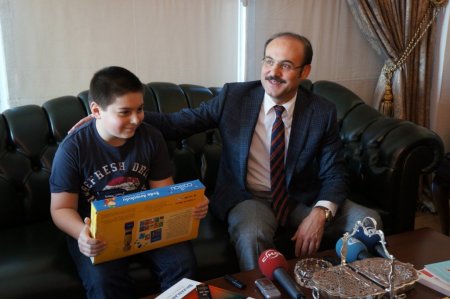 Almanya’da yangından kurtulan İbrahim’i Türkiye okutacak