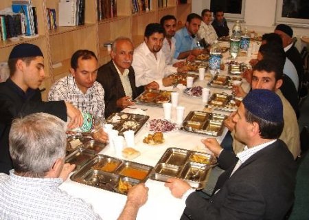 Almanya'daki Elazığlılar İftar Yemeğinde Bir Araya Geldi