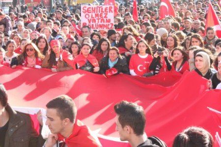 Almanya’daki Gurbetçiler Terör Olaylarına Karşı Tek Bilek Tek Yürek Oldu