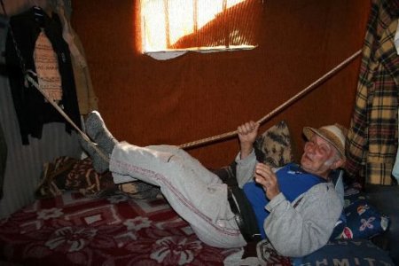 Almanya'dan Bıktı, 10 Yıldır Karadeniz Kıyısında Yaptığı Kulübede Yaşıyor