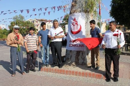 Alperen Ocakları Güllerin Efendisi adına bin karanfil dağıttı