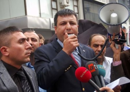 Alperen Ocakları İzmir'de, Pkk'lıların Teslim Sürecini Protesto Etti