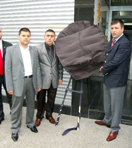 Alperen Ocakları İzmir'de, Pkk'lıların Teslim Sürecini Protesto Etti