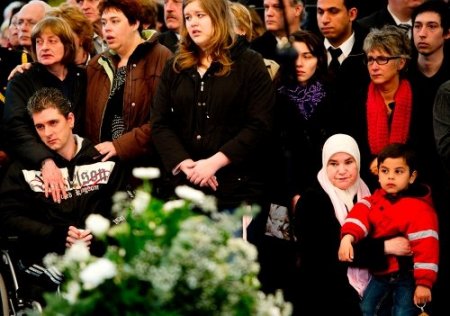 Alphen aan den Rijn saldırısının ikinci yıldönümünde anma töreni