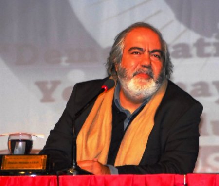 Altan: Demokratikleşme sürecinde yeni anayasa çok önemli