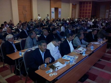 Altı ay çalışıp bir yıl maaş alıyorlar