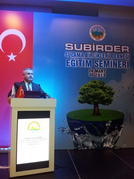 Altı ay çalışıp bir yıl maaş alıyorlar