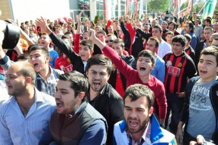 ‘Altın ayaklar’a Eskişehirsporlu taraftarlar tepki gösterdi