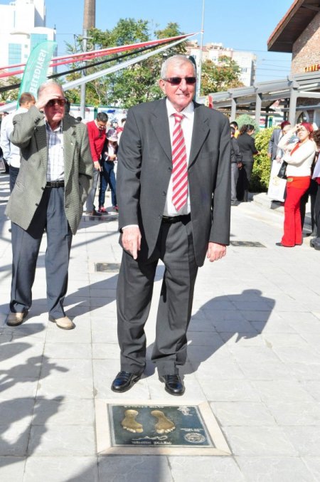 ‘Altın ayaklar’a Eskişehirsporlu taraftarlar tepki gösterdi