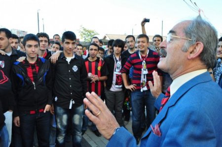 ‘Altın ayaklar’a Eskişehirsporlu taraftarlar tepki gösterdi