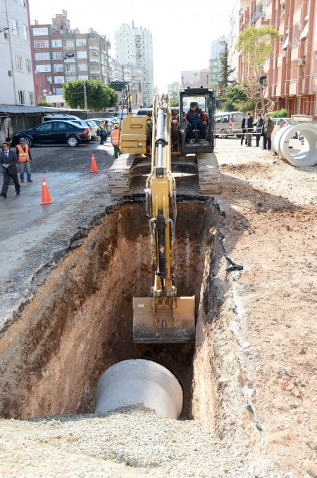 Altın Bulvar’da altyapı çalışmaları sürüyor