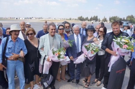 Altın Koza'ya katılacak sanatçılar Adana'ya geldi