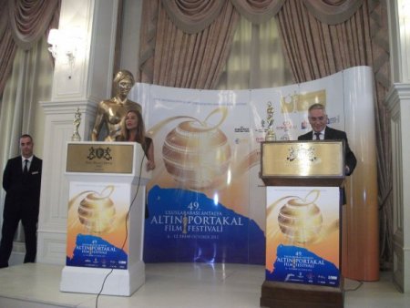 Altın Portakal jürisi, Hülya Avşar’ın gözünü korkuttu