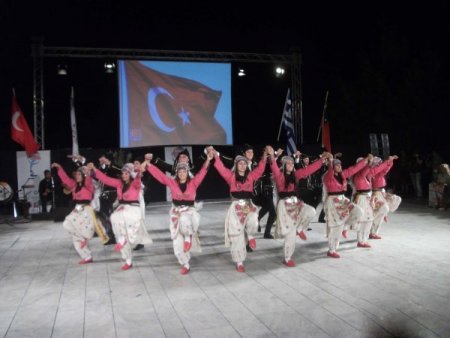 Altındağ Belediyesi Halk Oyunları Topluluğu, Atina’da Türkiye’yi temsil etti