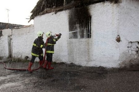 Altındağ'da İki Gecekondu Kundaklandı