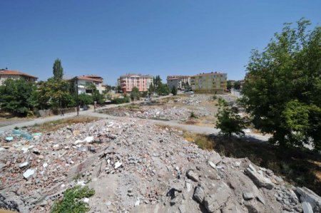 Altındağ'da okul alanı açmak için 395 gecekondu yıkıldı