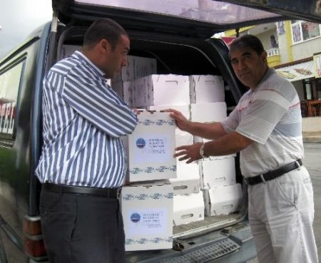 Altınoluk Belediyesi Bin 500 Aileye Gıda Paketi Dağıtıyor