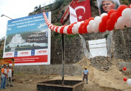 Altıparmak Meydanı projesi BTSO hizmet binasıyla başladı