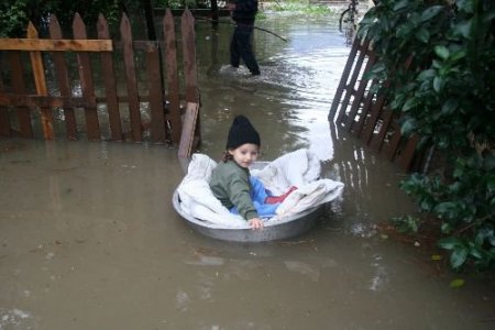 Altyapı Yetersizliği Su Baskınlarına Neden Oldu