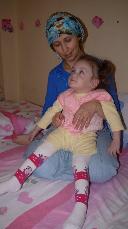 Amansız hastalığa yakalanan minik Nisanur'un yaşam mücadelesi