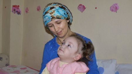 Amansız hastalığa yakalanan minik Nisanur'un yaşam mücadelesi